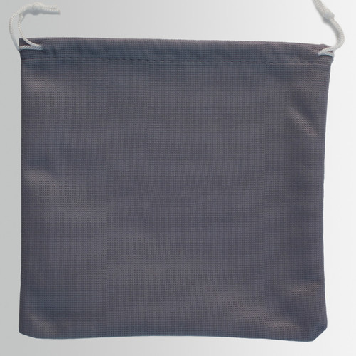 Square bag with drawstring closure and double attachment with white cord
